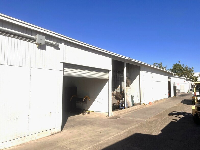 More Photos Of 12970 Bradley Ave, Sylmar Warehouse For Sale