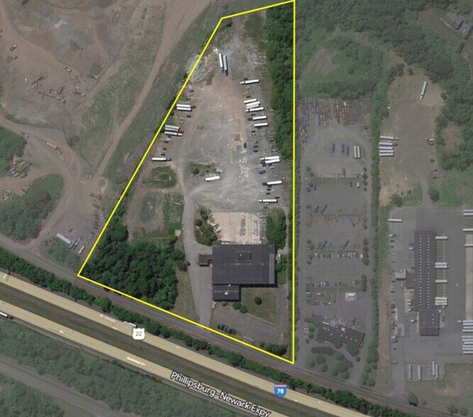 More Photos Of 7 Frontage Rd, Clinton Township Warehouse For Sale