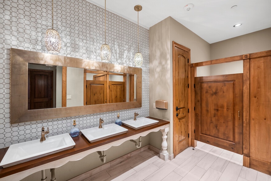 More Photos Of 30663 Moore Rd, Magnolia Freestanding For Sale