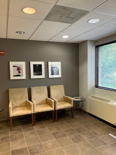 More Photos Of 3200 Tower Oaks Blvd, Rockville Medical For Sale
