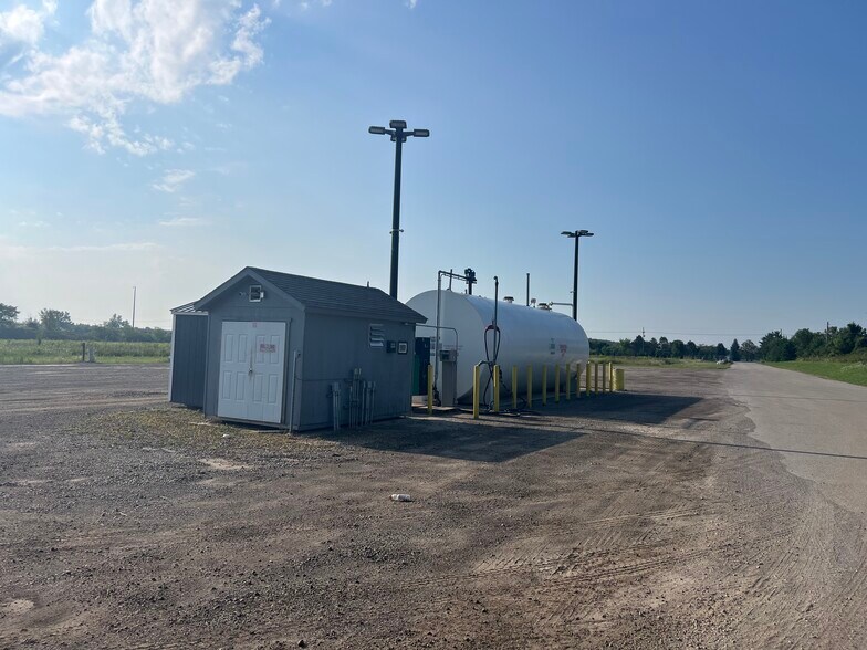 More Photos Of 1911 Newport Rd, Carleton Warehouse For Sale