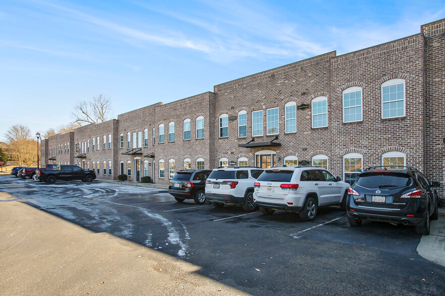 More Photos Of 110 Samaritan Dr, Cumming Medical For Lease