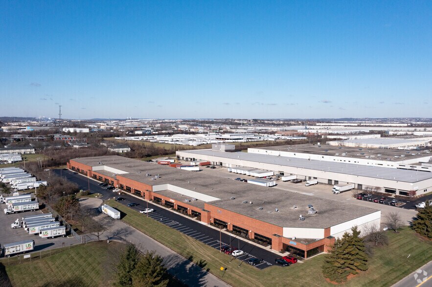 More Photos Of 5406-5474 Spellmire Dr, West Chester Warehouse For Lease