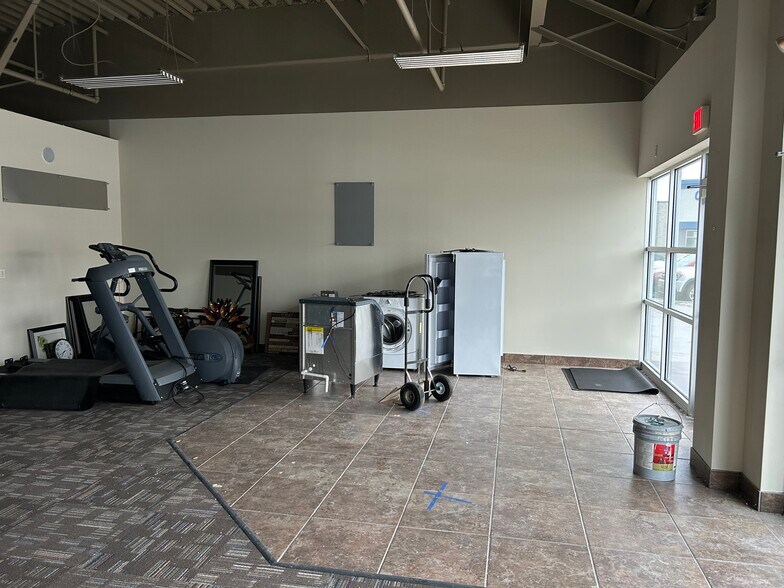 More Photos Of 1148-1166 Westowne Dr, Neenah Unknown For Lease