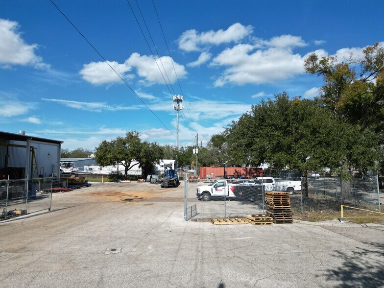 More Photos Of 6115 31st St E, Bradenton Warehouse For Sale