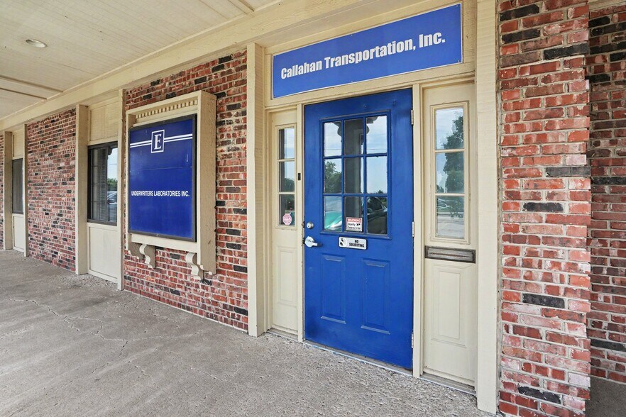 More Photos Of 13010 White Ave, Grandview Office For Sale