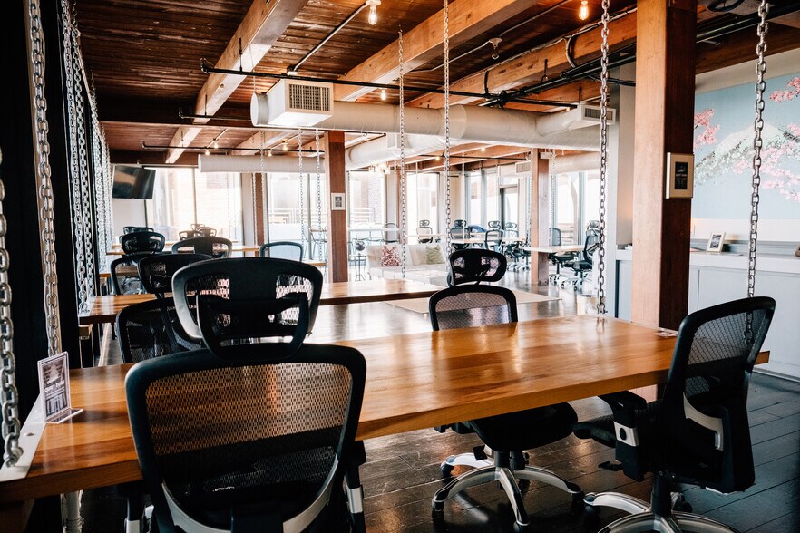 More Photos Of 260 1st Ave S, Saint Petersburg Coworking Space