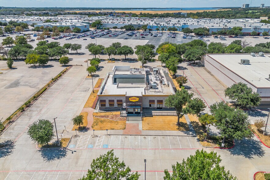Primary Photo Of 2655 E Grapevine Mills Cir, Grapevine Restaurant For Sale