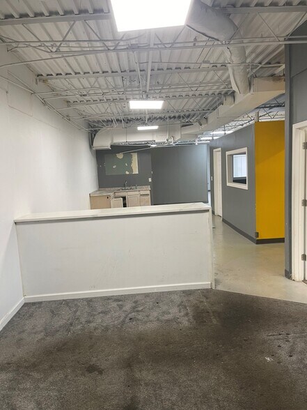 More Photos Of 1405-1409 Wright Blvd, Schaumburg Warehouse For Lease