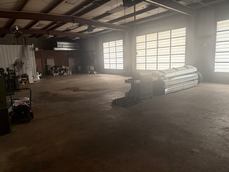 More Photos Of 3448 Highway 14, Laurens Light Distribution For Sale