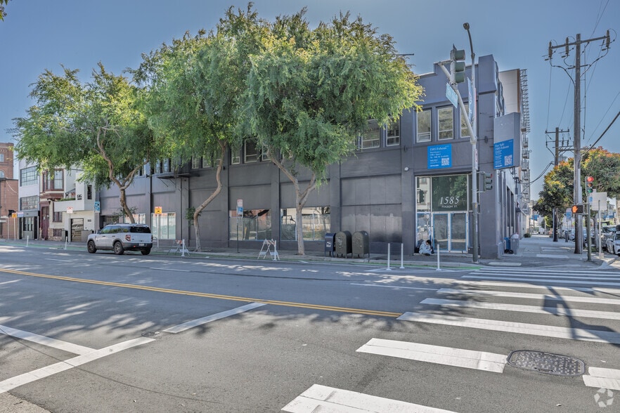 More Photos Of 1583 Folsom St, San Francisco Showroom For Sale