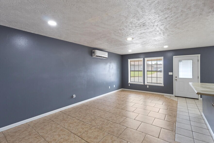 More Photos Of 19824 State Highway 112, Cassville Apartments For Sale