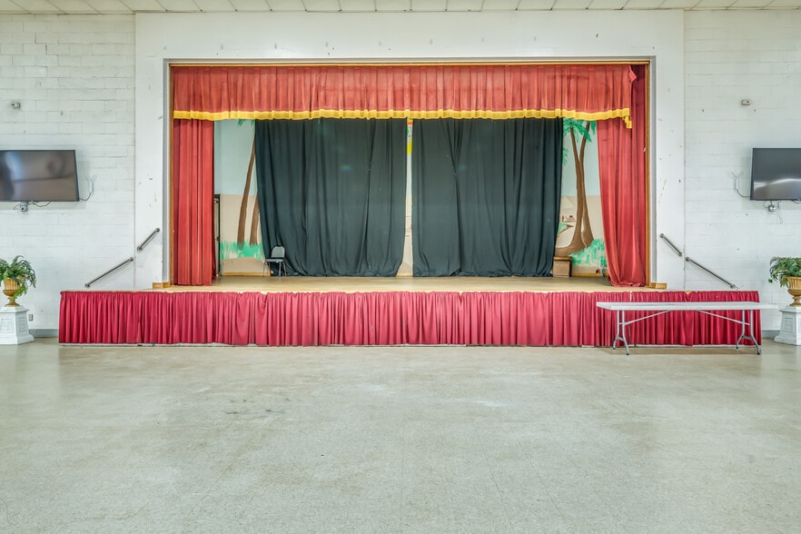 More Photos Of 555 Eastern Blvd, Montgomery Lodge Meeting Hall For Sale