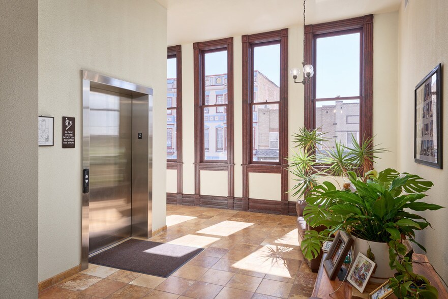 More Photos Of 216 W Lincolnway, Cheyenne Storefront Retail Office For Sale