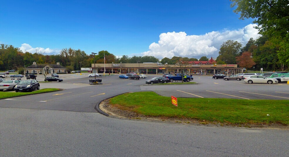 More Photos Of 3665 Lee Rd, Jefferson Valley Storefront For Lease