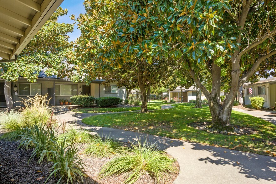 More Photos Of 6546 Auburn Blvd, Citrus Heights Apartments For Sale