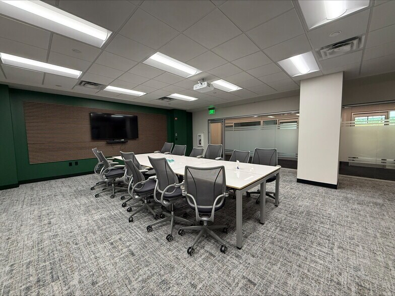 More Photos Of 2701 NW Vaughn St, Portland Office For Lease