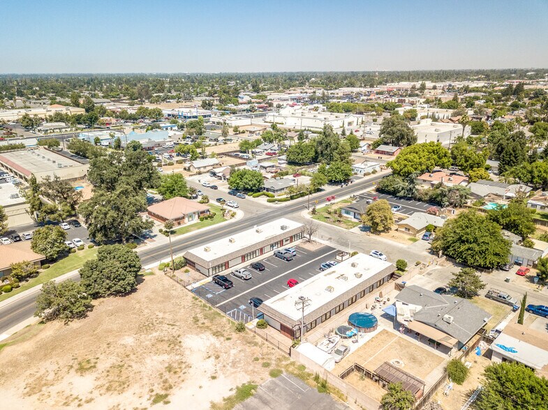 More Photos Of 3200 S Fairway St, Visalia Office For Lease