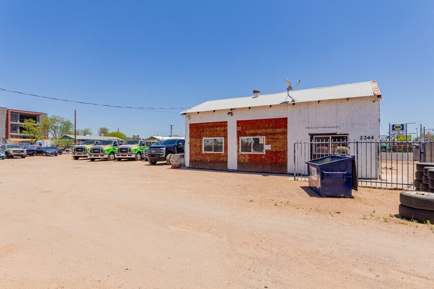 More Photos Of 2244 W Apache Trl, Apache Junction Contractor Storage Yard For Sale