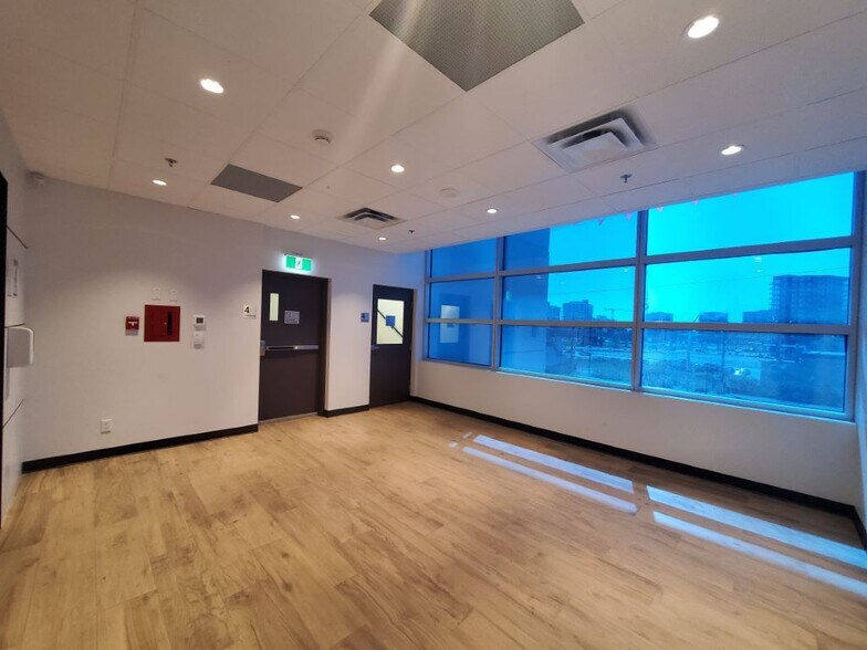 More Photos Of 8477 Bridgeport Rd, Richmond Office For Sale