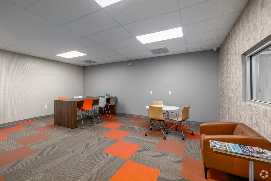 More Photos Of 3412 Monroe Rd, Charlotte Distribution For Lease