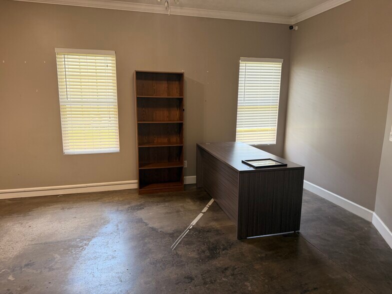 More Photos Of 130 Gralan Dr, Byron Office Residential For Sale
