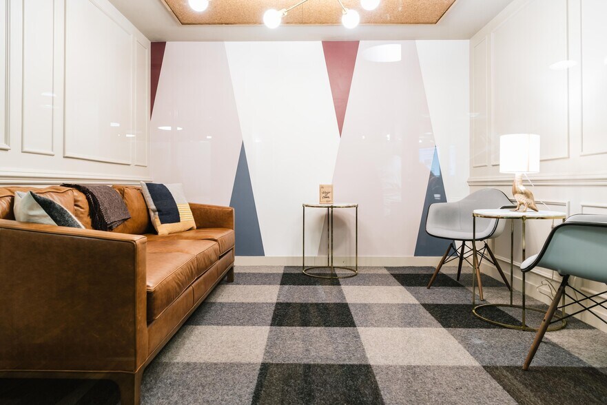 More Photos Of 450 Lexington Ave, New York Coworking Space