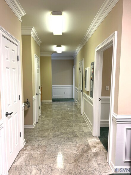 More Photos Of 37 W Fairmont Ave, Savannah Office For Lease