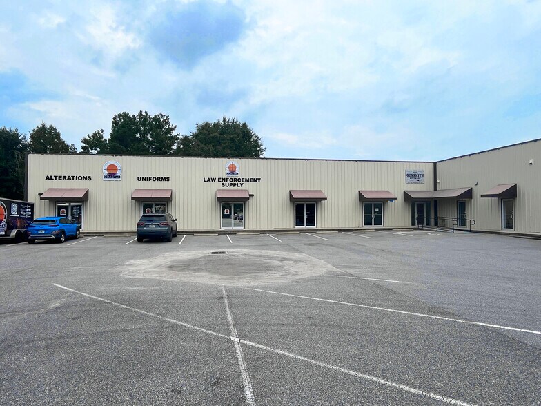 More Photos Of 301 Commerce Blvd, Midway Storefront Retail Office For Lease