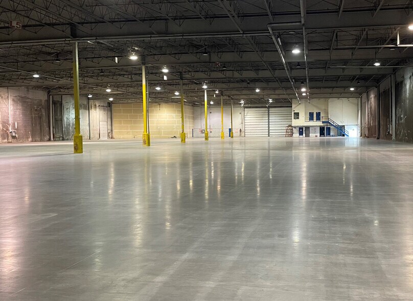 More Photos Of 5324 Riverbend Dr, Burnaby Warehouse For Lease