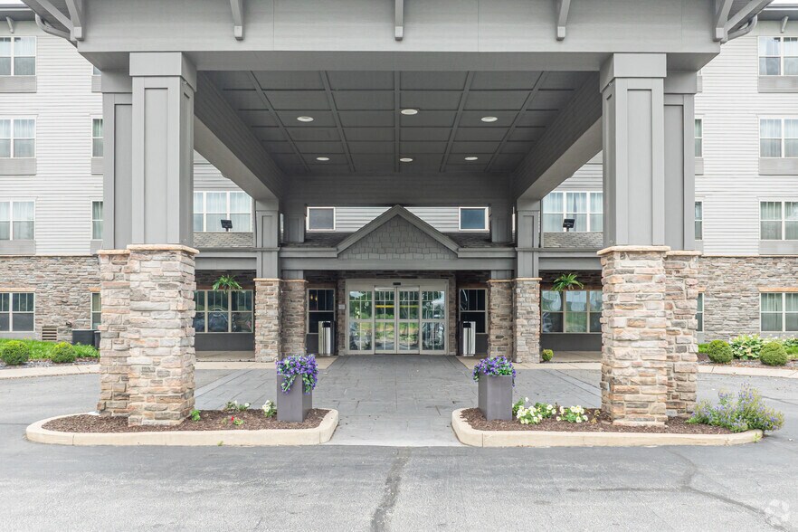 More Photos Of 1630 Olmsted Dr, Portage Hotel For Sale