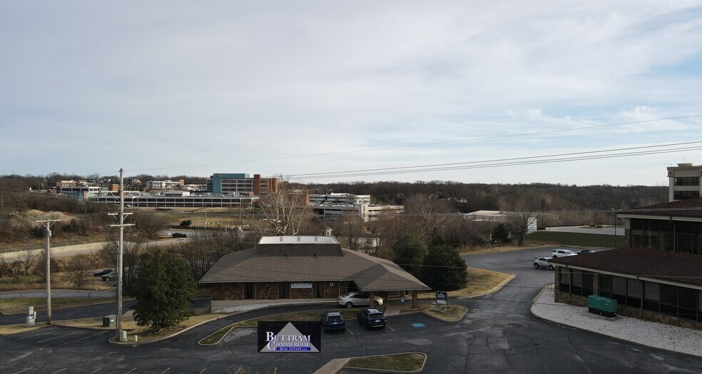 More Photos Of 3111 McClelland Blvd., Joplin Office For Sale