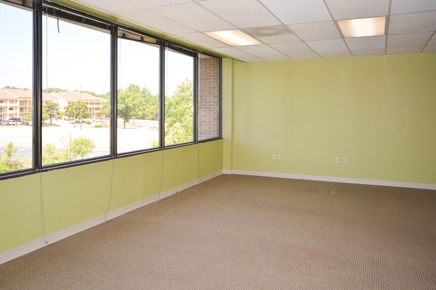 More Photos Of 650 S Shackleford Rd, Little Rock Office For Lease