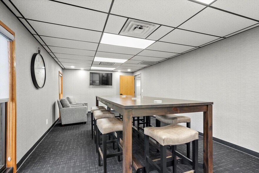 More Photos Of 1015 W Ithica St, Broken Arrow Office For Sale