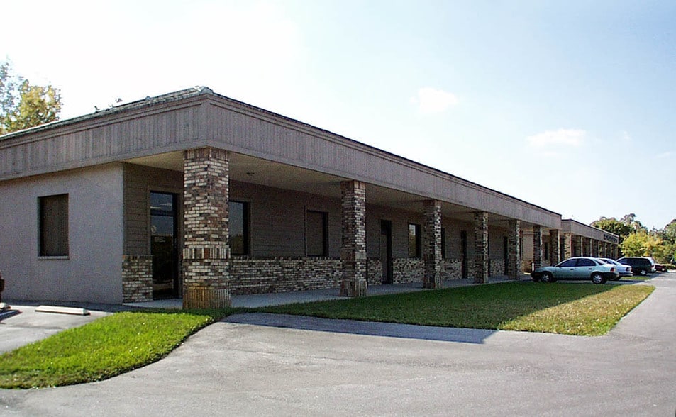 More Photos Of 3000-3006 US Highway 19, Holiday Medical For Sale