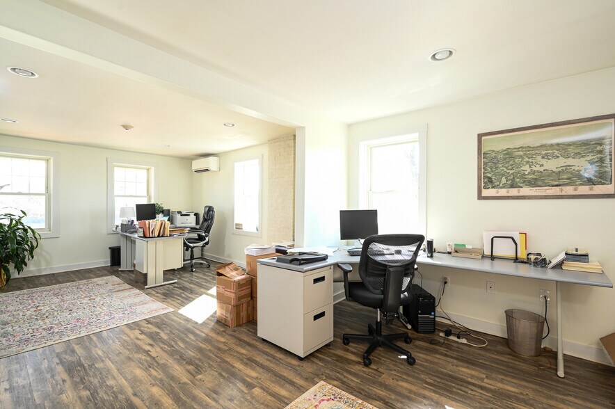 More Photos Of 1934 Lakeshore Rd, Gilford Office For Sale
