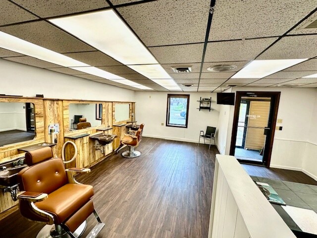 More Photos Of 2 Center St, Tariffville Freestanding For Lease