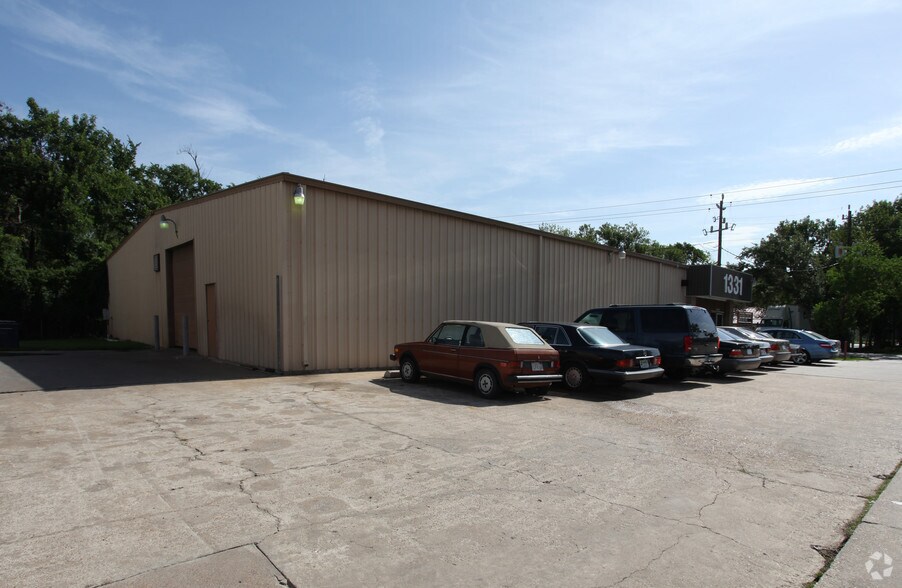 More Photos Of 1331 Upland Dr, Houston Warehouse For Sale