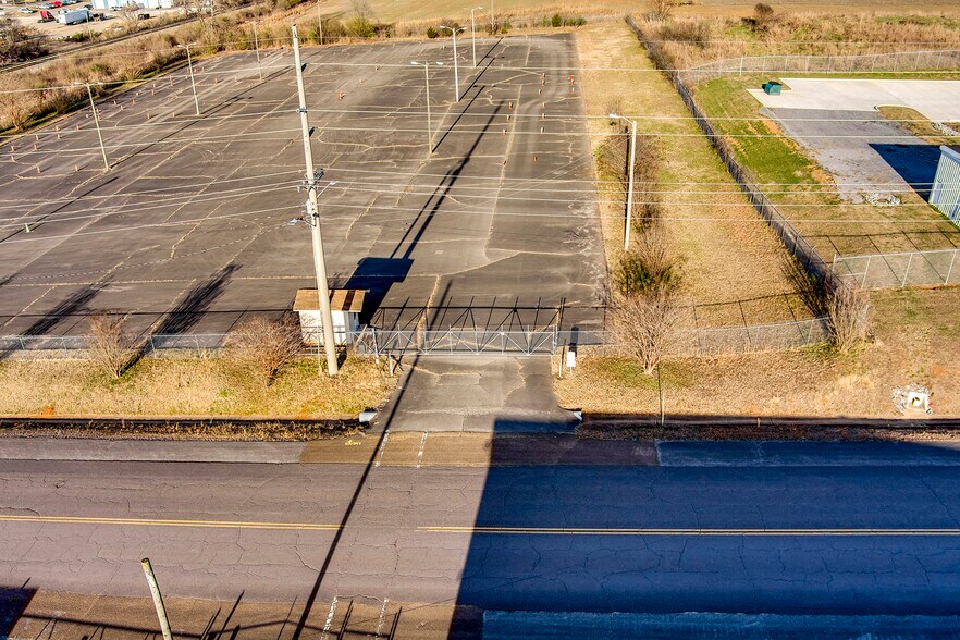 More Photos Of 2111 Redfern Dr, Athens Land For Lease