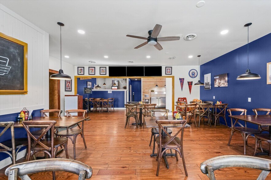 More Photos Of 125 S Market St, Paxton Specialty For Sale