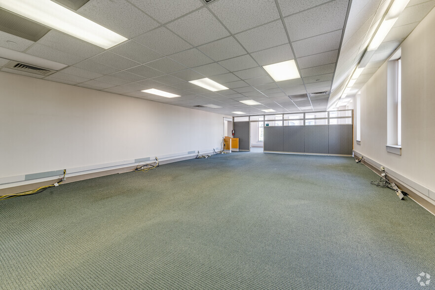 More Photos Of 348 N Burdick St, Kalamazoo Medical For Lease