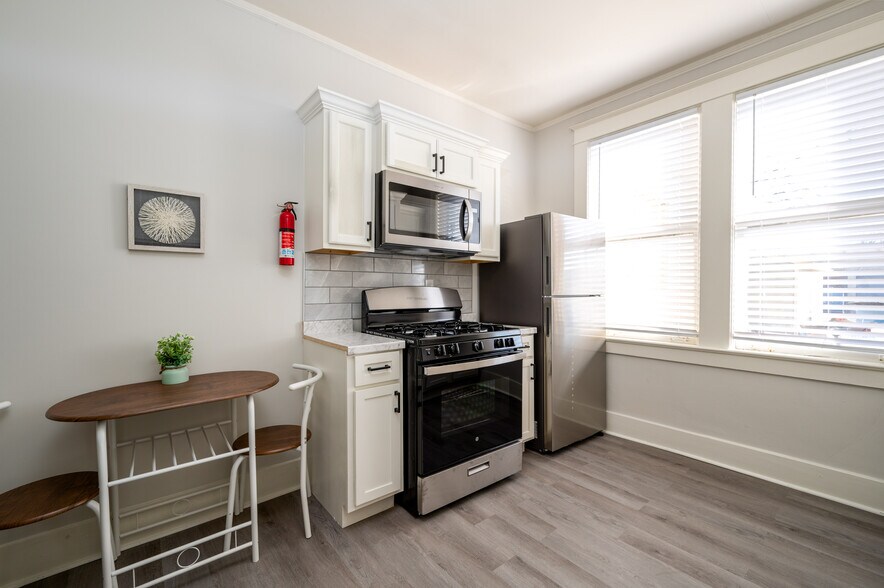 More Photos Of 60 N Willett St, Memphis Apartments For Sale