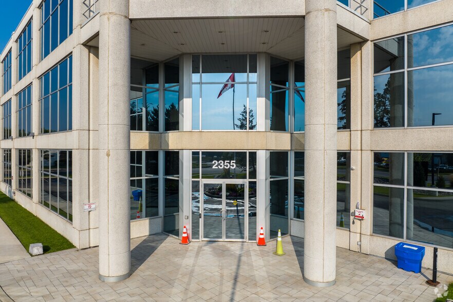 More Photos Of 2355 Skymark Ave, Mississauga Office For Lease
