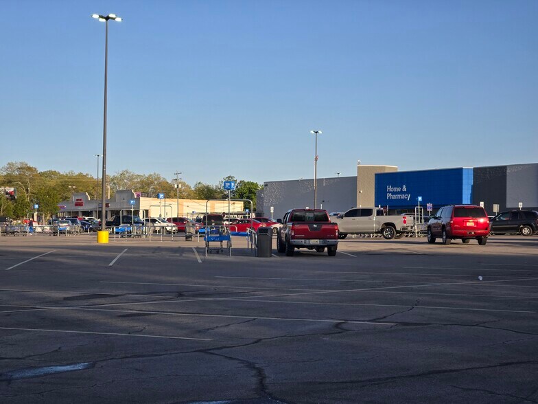 More Photos Of 1199 Highway 31 NW, Hartselle General Retail For Sale