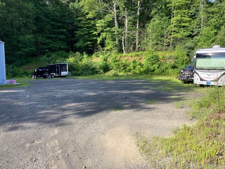 More Photos Of 8 Route 80, Killingworth Warehouse For Lease