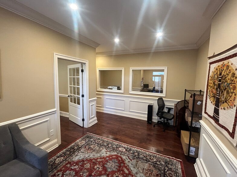 More Photos Of 137 Commons Ct, Chadds Ford Office For Sale