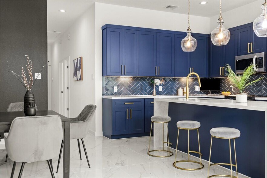 More Photos Of 5602 Pershing St, Houston Apartments For Sale
