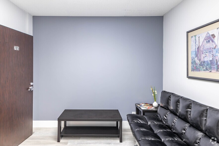 More Photos Of 2500 E Hallandale Beach Blvd, Hallandale Beach Office For Lease