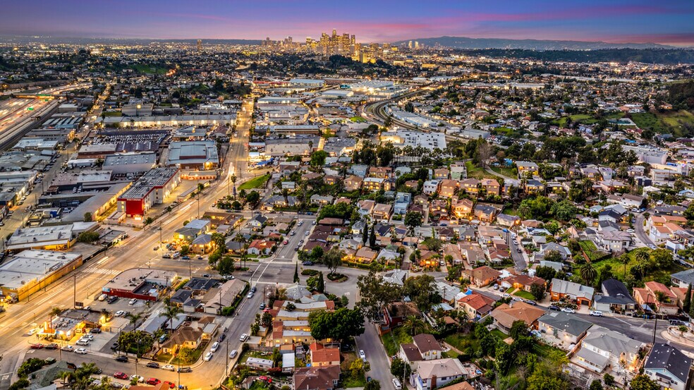 More Photos Of 1836 Lansdowne Ave, Los Angeles Multifamily For Sale