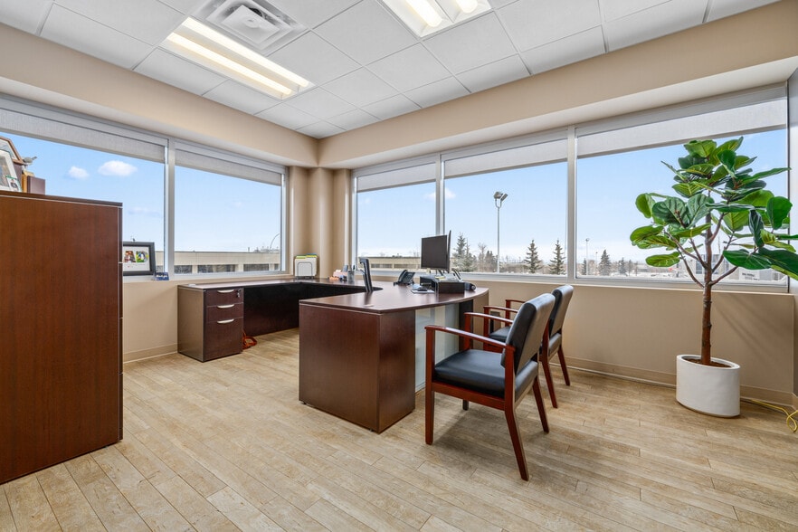 More Photos Of 52 Sioux Rd, Sherwood Park Office For Lease